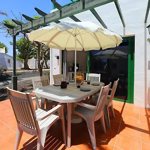 https://paradise-l1-central-puerto-del-carmen.in-canary-islands.com